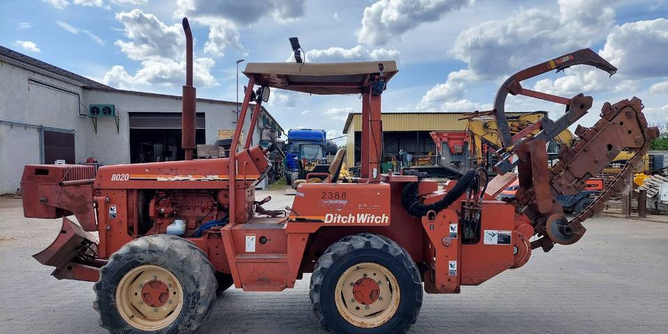 Koparka łańcuchowa Ditch Witch 8020 85KM - Εκσκαφέας τάφρων: φωτογραφία 5 Koparka łańcuchowa Ditch Witch 8020 85KM - Εκσκαφέας τάφρων: φωτογραφία 5