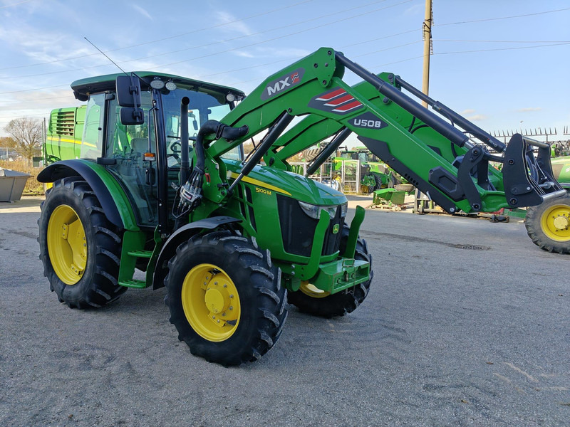 John Deere 5100M - Τρακτέρ: φωτογραφία 1 John Deere 5100M - Τρακτέρ: φωτογραφία 1