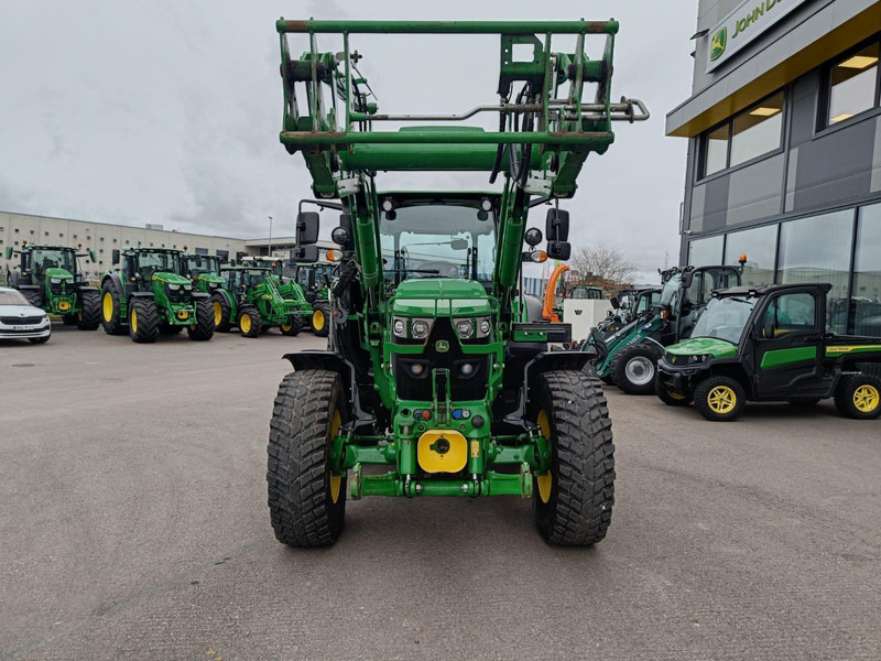 John Deere 6115 RC - Τρακτέρ: φωτογραφία 2 John Deere 6115 RC - Τρακτέρ: φωτογραφία 2