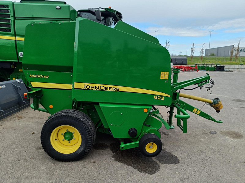 John Deere 623N - Χορτοδετική μηχανή στρόγγυλης μπάλας: φωτογραφία 5 John Deere 623N - Χορτοδετική μηχανή στρόγγυλης μπάλας: φωτογραφία 5
