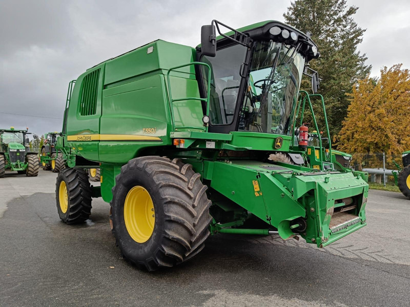 John Deere T550 - Θεριζοαλωνιστική μηχανή: φωτογραφία 1 John Deere T550 - Θεριζοαλωνιστική μηχανή: φωτογραφία 1