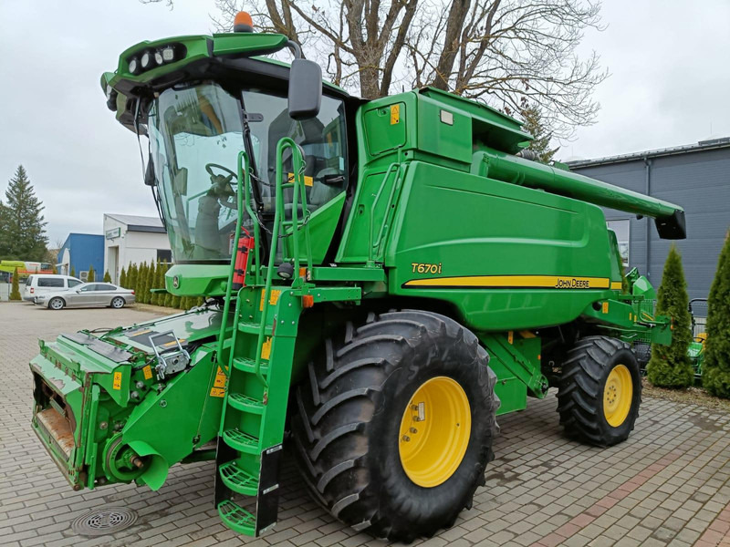 John Deere T670 i - Θεριζοαλωνιστική μηχανή: φωτογραφία 3 John Deere T670 i - Θεριζοαλωνιστική μηχανή: φωτογραφία 3