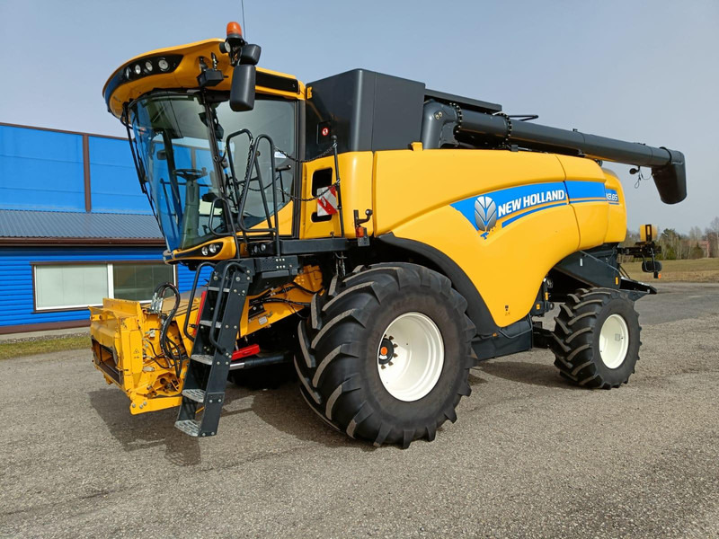 New Holland CX 8.85 - Θεριζοαλωνιστική μηχανή: φωτογραφία 1 New Holland CX 8.85 - Θεριζοαλωνιστική μηχανή: φωτογραφία 1