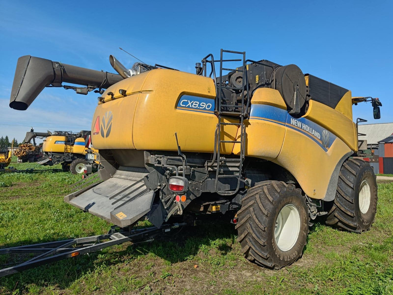 New Holland CX 8.90 - Θεριζοαλωνιστική μηχανή: φωτογραφία 4 New Holland CX 8.90 - Θεριζοαλωνιστική μηχανή: φωτογραφία 4