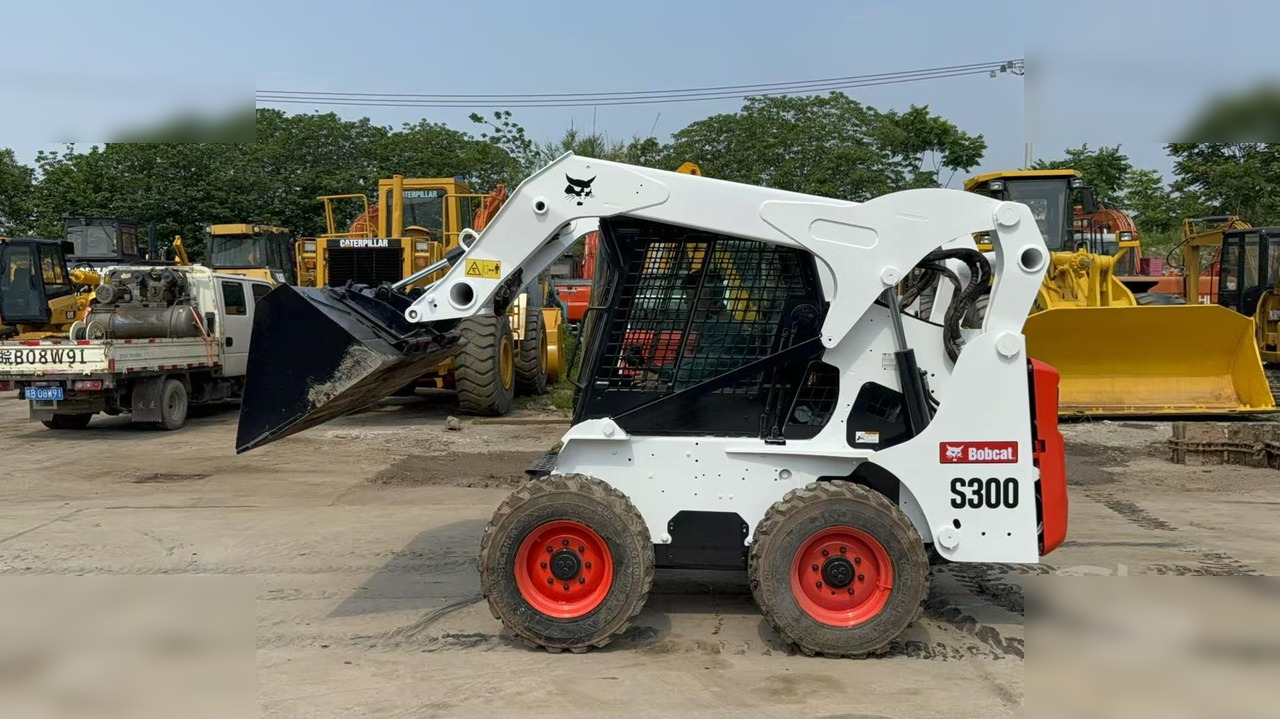 BOBCAT S300 - Φορτωτής πλάγιας ολίσθησης: φωτογραφία 4 BOBCAT S300 - Φορτωτής πλάγιας ολίσθησης: φωτογραφία 4