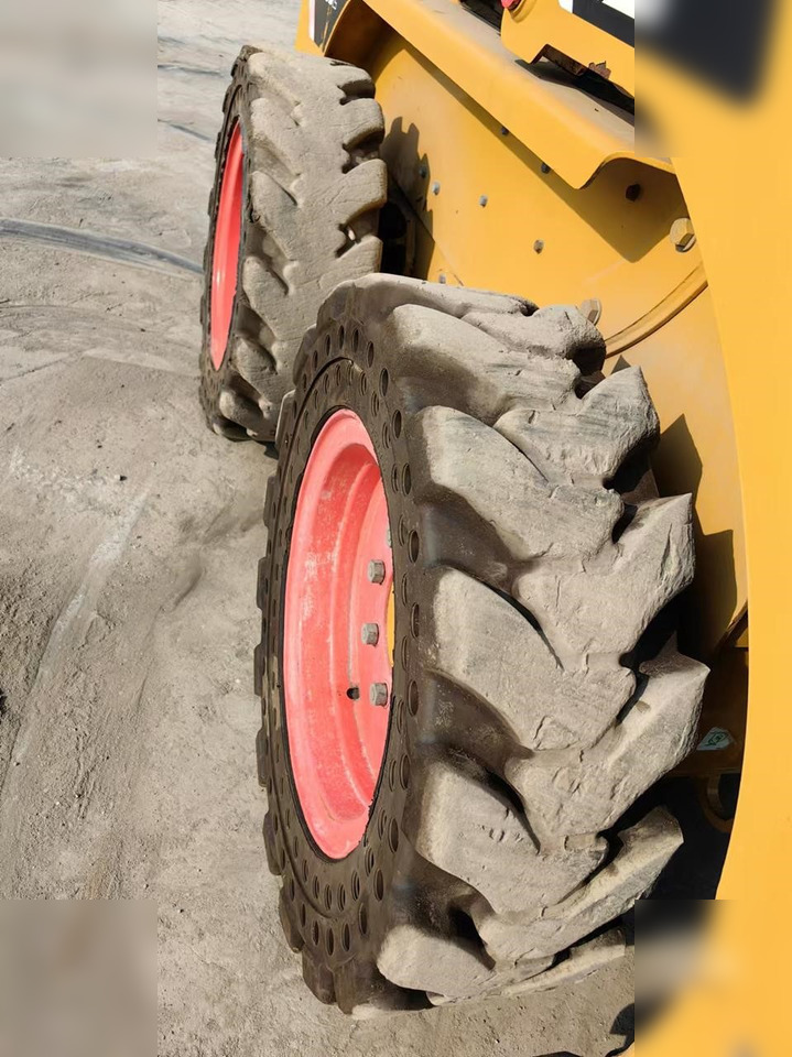 CATERPILLAR 226B - Φορτωτής πλάγιας ολίσθησης: φωτογραφία 4 CATERPILLAR 226B - Φορτωτής πλάγιας ολίσθησης: φωτογραφία 4