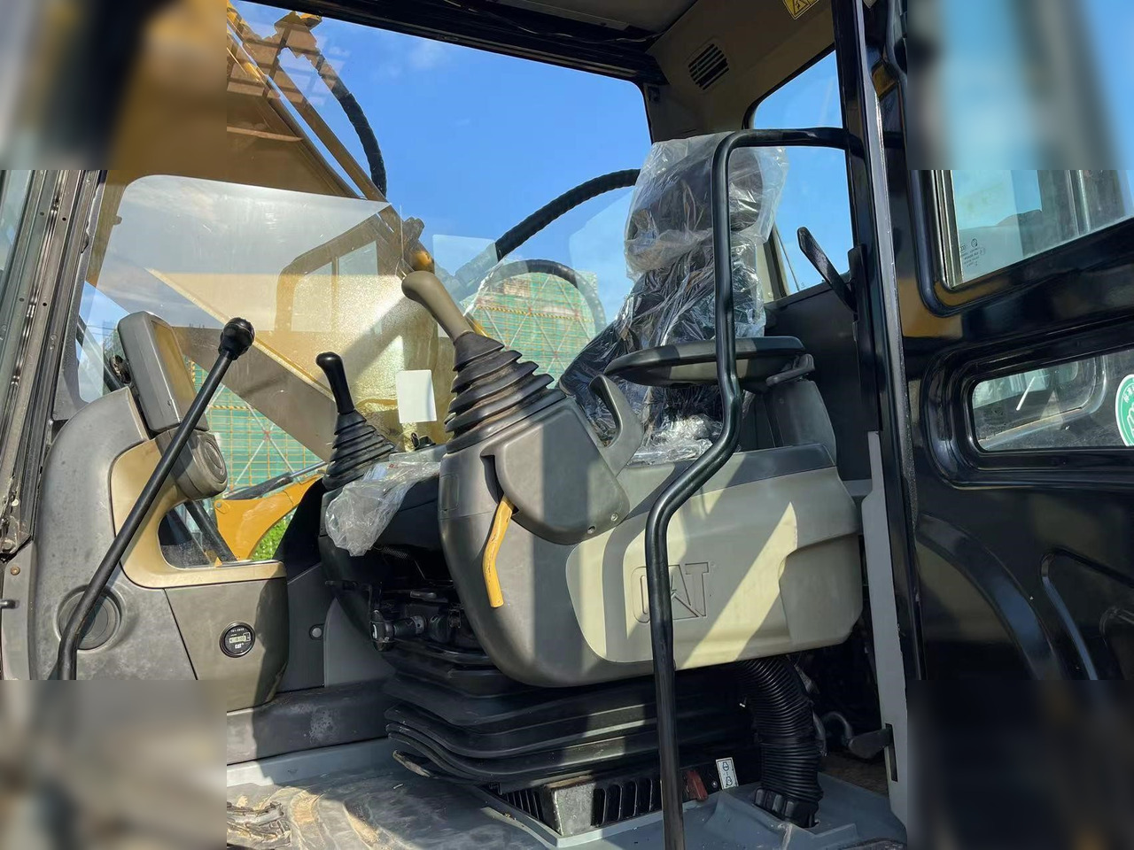 Ερπυστριοφόρος εκσκαφέας CATERPILLAR 320DL: φωτογραφία 6 Ερπυστριοφόρος εκσκαφέας CATERPILLAR 320DL: φωτογραφία 6