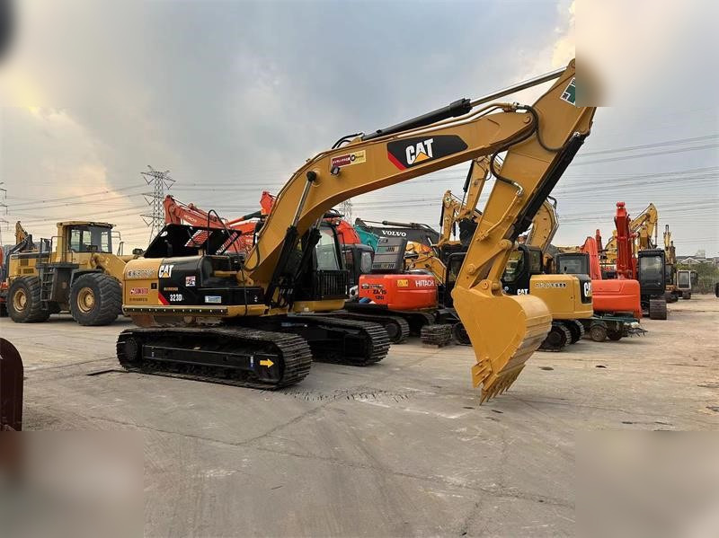 CATERPILLAR 323D - Ερπυστριοφόρος εκσκαφέας: φωτογραφία 3 CATERPILLAR 323D - Ερπυστριοφόρος εκσκαφέας: φωτογραφία 3
