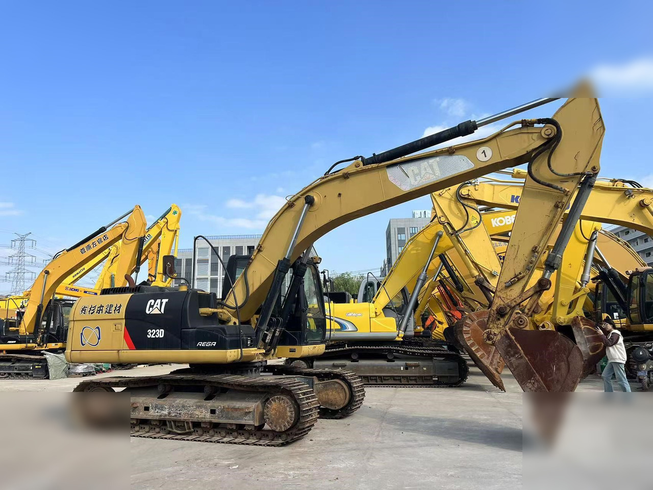 CATERPILLAR 323D - Ερπυστριοφόρος εκσκαφέας: φωτογραφία 1 CATERPILLAR 323D - Ερπυστριοφόρος εκσκαφέας: φωτογραφία 1