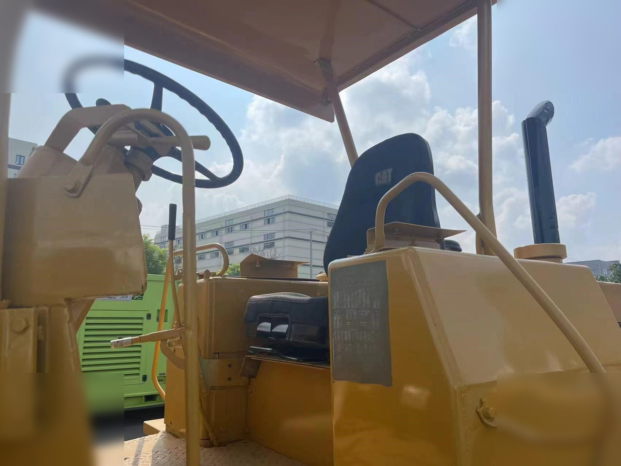Ελαστιχοφόρος φορτωτής CATERPILLAR 910: φωτογραφία 6