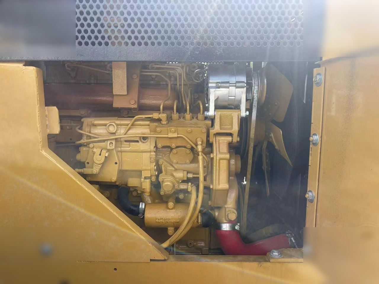 Ελαστιχοφόρος φορτωτής CATERPILLAR 910: φωτογραφία 7