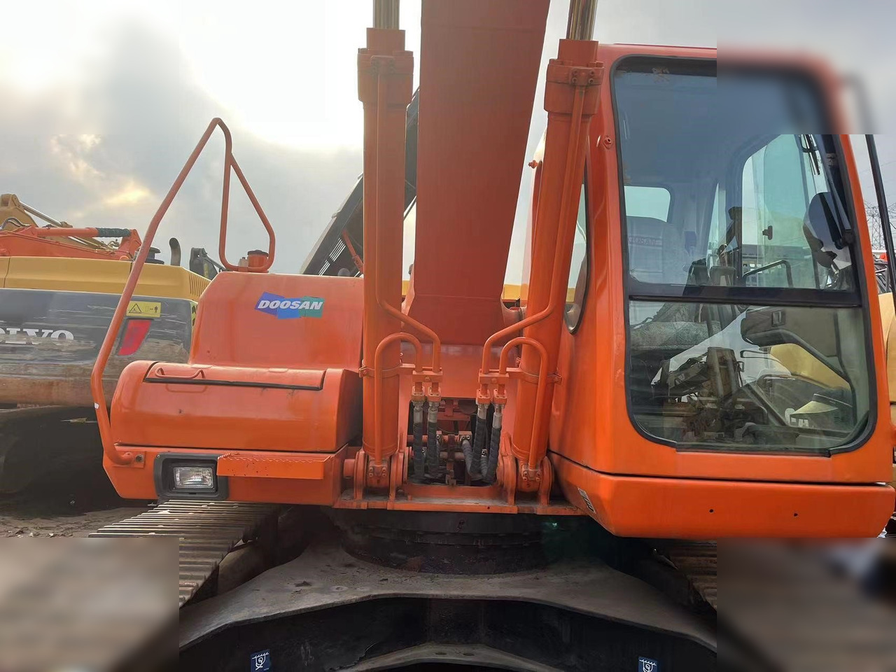 DOOSAN DH220 LC-7 - Ερπυστριοφόρος εκσκαφέας: φωτογραφία 2 DOOSAN DH220 LC-7 - Ερπυστριοφόρος εκσκαφέας: φωτογραφία 2