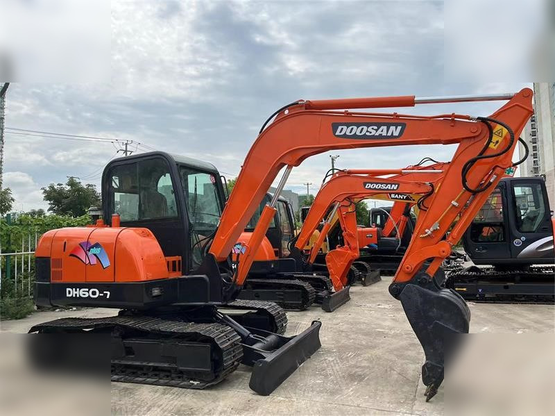 DOOSAN DH60-7 - Ερπυστριοφόρος εκσκαφέας: φωτογραφία 2 DOOSAN DH60-7 - Ερπυστριοφόρος εκσκαφέας: φωτογραφία 2