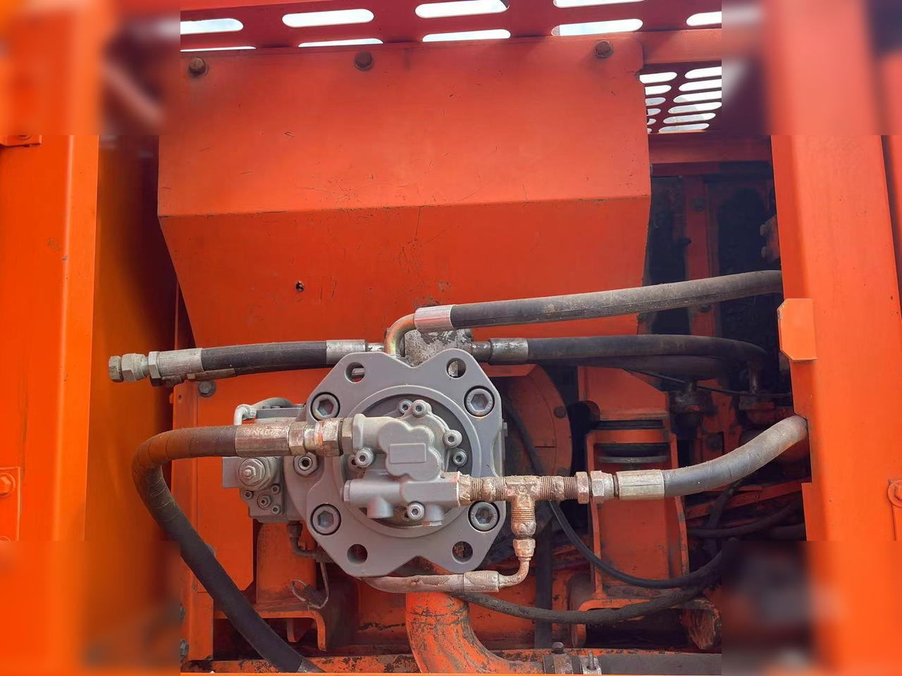 DOOSAN DX225 LCA - Ερπυστριοφόρος εκσκαφέας: φωτογραφία 3 DOOSAN DX225 LCA - Ερπυστριοφόρος εκσκαφέας: φωτογραφία 3
