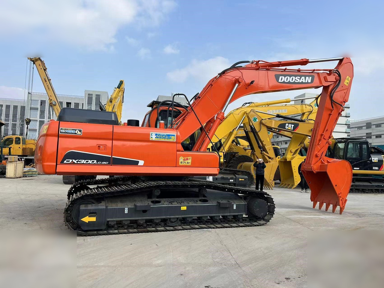 DOOSAN DX300 LC-9C - Ερπυστριοφόρος εκσκαφέας: φωτογραφία 1 DOOSAN DX300 LC-9C - Ερπυστριοφόρος εκσκαφέας: φωτογραφία 1