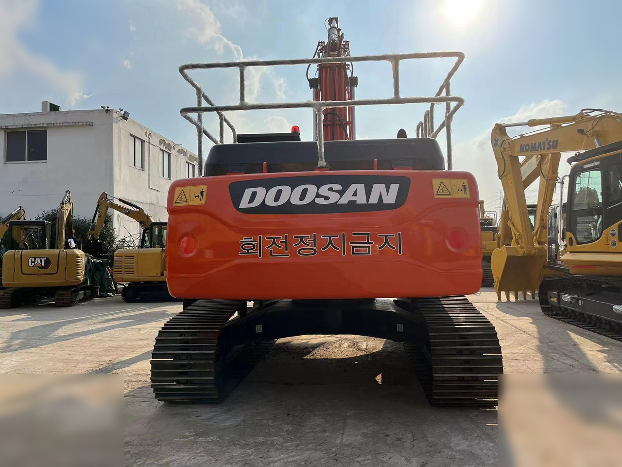 DOOSAN DX300 LC-9C - Ερπυστριοφόρος εκσκαφέας: φωτογραφία 2 DOOSAN DX300 LC-9C - Ερπυστριοφόρος εκσκαφέας: φωτογραφία 2