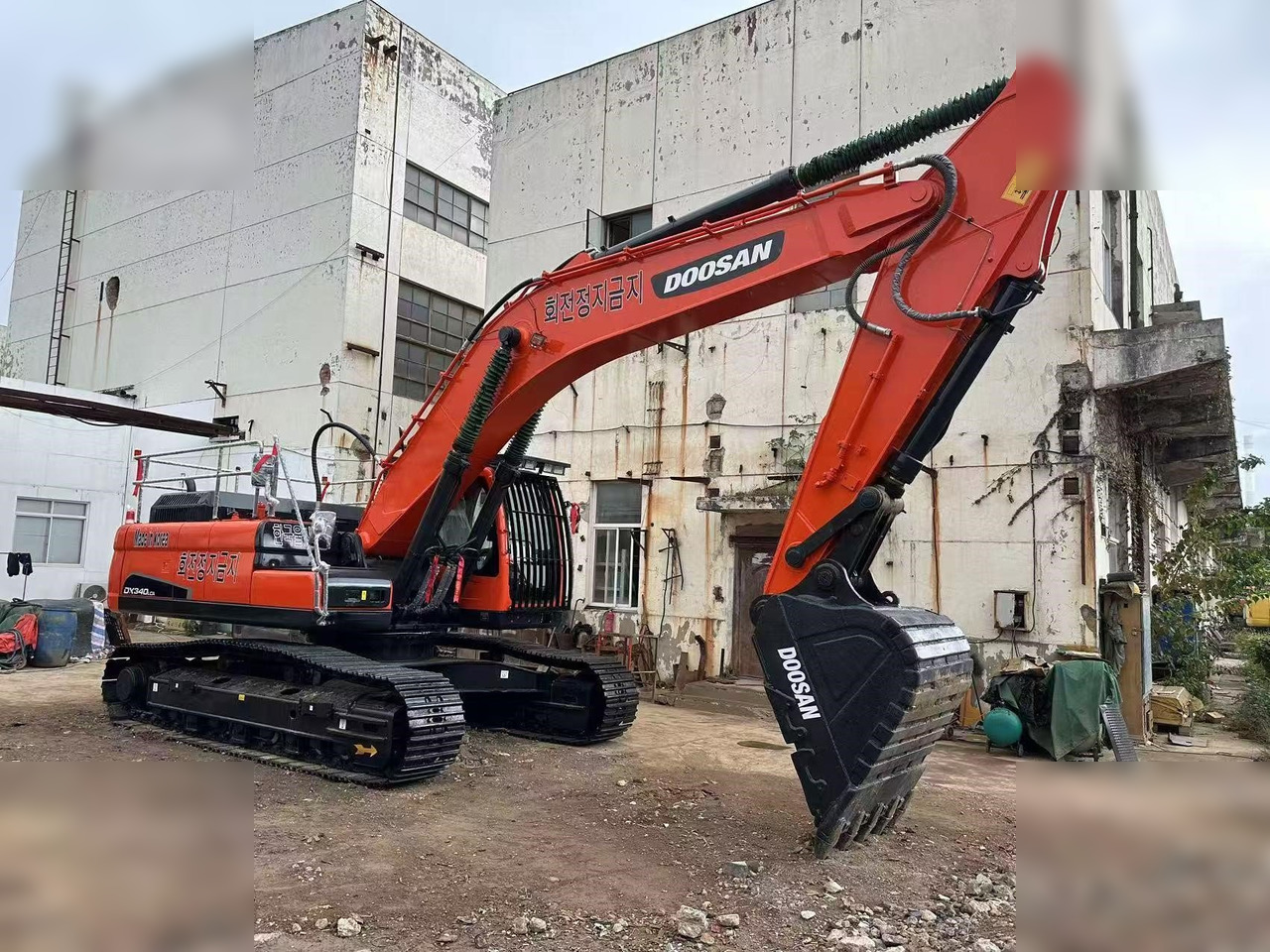 DOOSAN DX340 LCA - Ερπυστριοφόρος εκσκαφέας: φωτογραφία 3 DOOSAN DX340 LCA - Ερπυστριοφόρος εκσκαφέας: φωτογραφία 3