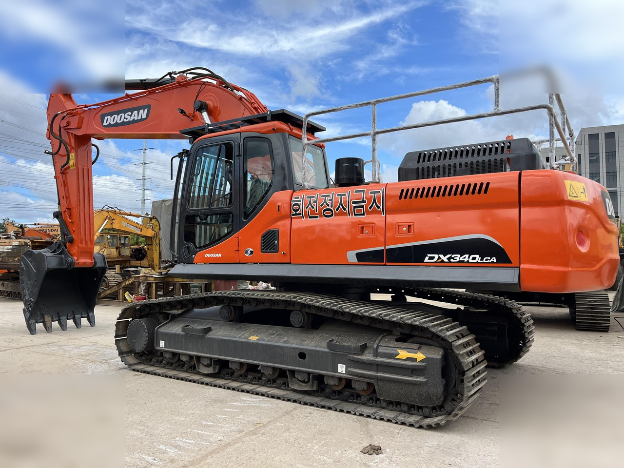 DOOSAN DX340 LCA - Ερπυστριοφόρος εκσκαφέας: φωτογραφία 3 DOOSAN DX340 LCA - Ερπυστριοφόρος εκσκαφέας: φωτογραφία 3
