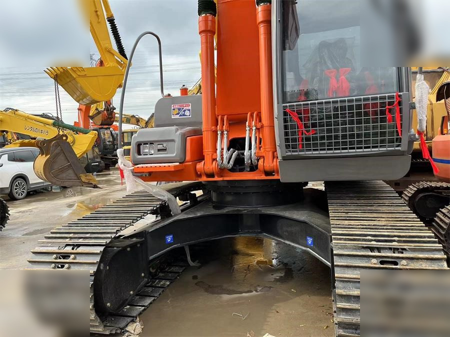 HITACHI ZX200 - Ερπυστριοφόρος εκσκαφέας: φωτογραφία 3 HITACHI ZX200 - Ερπυστριοφόρος εκσκαφέας: φωτογραφία 3