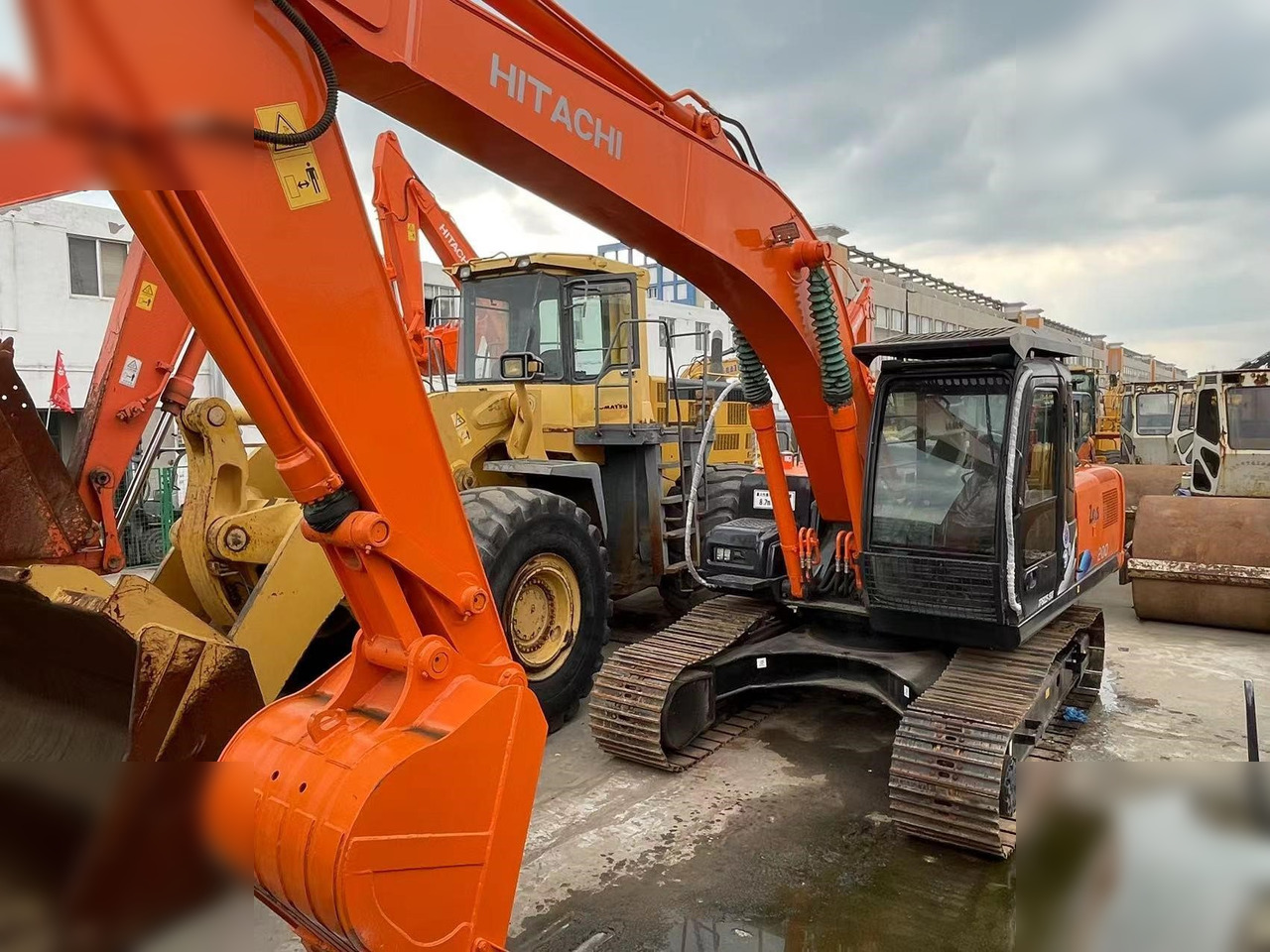 HITACHI ZX200 - Ερπυστριοφόρος εκσκαφέας: φωτογραφία 1 HITACHI ZX200 - Ερπυστριοφόρος εκσκαφέας: φωτογραφία 1