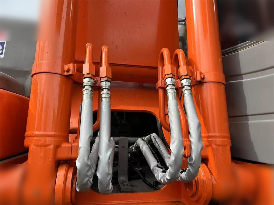 HITACHI ZX200 - Ερπυστριοφόρος εκσκαφέας: φωτογραφία 4 HITACHI ZX200 - Ερπυστριοφόρος εκσκαφέας: φωτογραφία 4