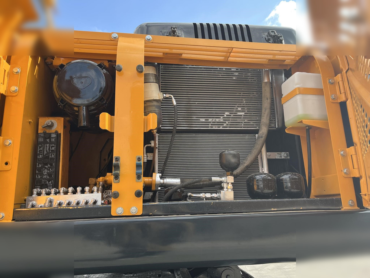 HYUNDAI ROBEX 210W-9 - Τροχοφόρος εκσκαφέας: φωτογραφία 5 HYUNDAI ROBEX 210W-9 - Τροχοφόρος εκσκαφέας: φωτογραφία 5