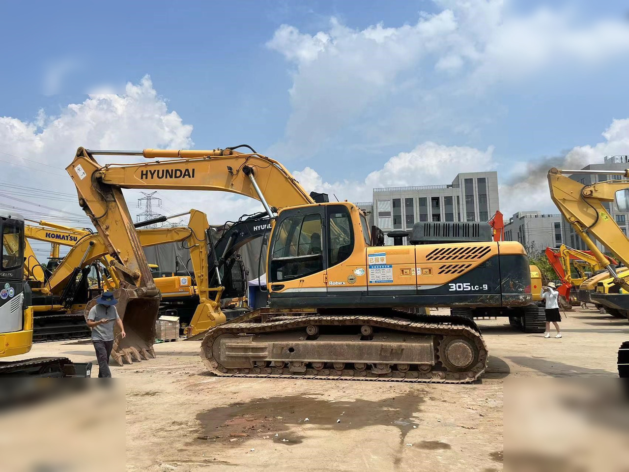 HYUNDAI ROBEX 305 LC-9S - Ερπυστριοφόρος εκσκαφέας: φωτογραφία 1 HYUNDAI ROBEX 305 LC-9S - Ερπυστριοφόρος εκσκαφέας: φωτογραφία 1