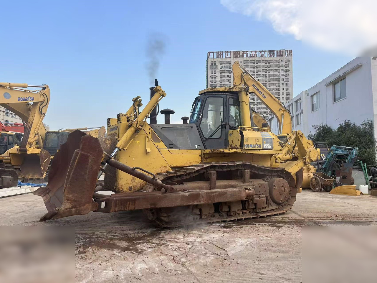 KOMATSU D155A-5 - Μπουλντόζα: φωτογραφία 1 KOMATSU D155A-5 - Μπουλντόζα: φωτογραφία 1