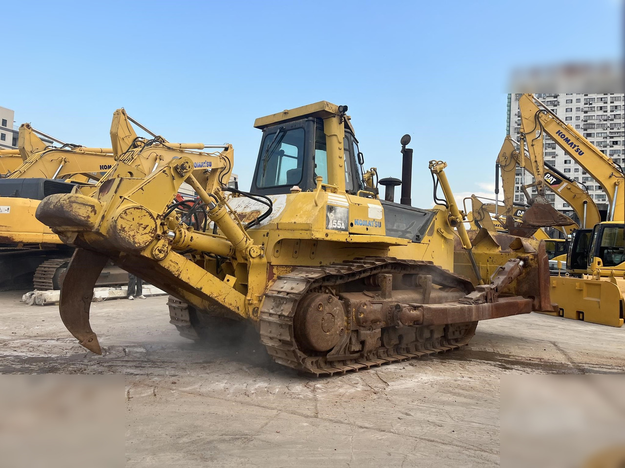 KOMATSU D155A-5 - Μπουλντόζα: φωτογραφία 2 KOMATSU D155A-5 - Μπουλντόζα: φωτογραφία 2