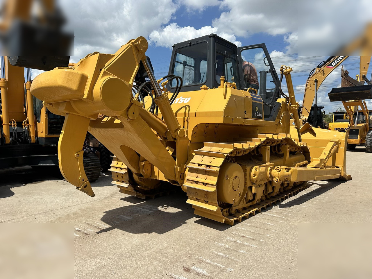KOMATSU D155A-5 - Μπουλντόζα: φωτογραφία 4 KOMATSU D155A-5 - Μπουλντόζα: φωτογραφία 4