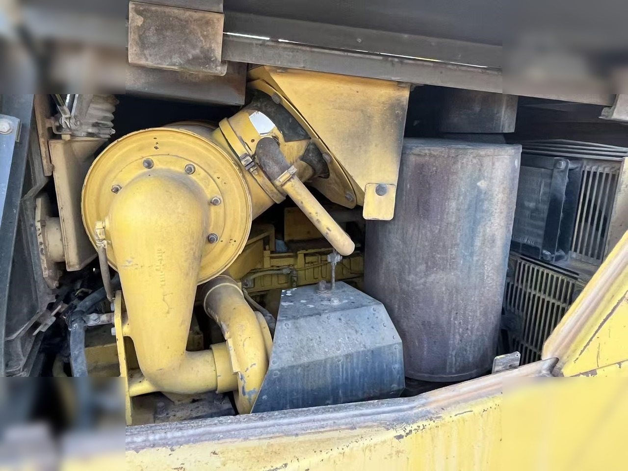 KOMATSU D155A-5 - Μπουλντόζα: φωτογραφία 5 KOMATSU D155A-5 - Μπουλντόζα: φωτογραφία 5