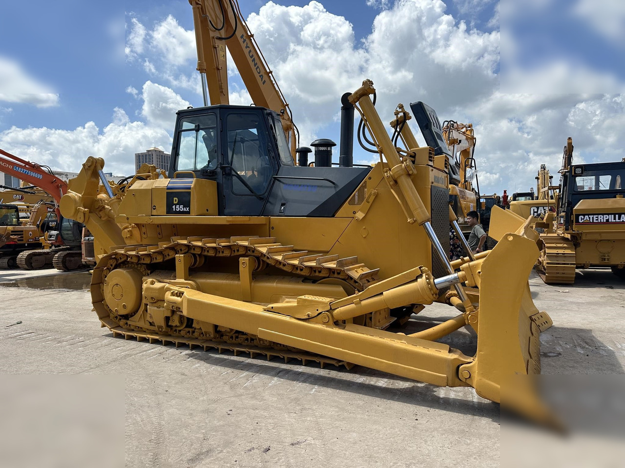 KOMATSU D155A-5 - Μπουλντόζα: φωτογραφία 1 KOMATSU D155A-5 - Μπουλντόζα: φωτογραφία 1