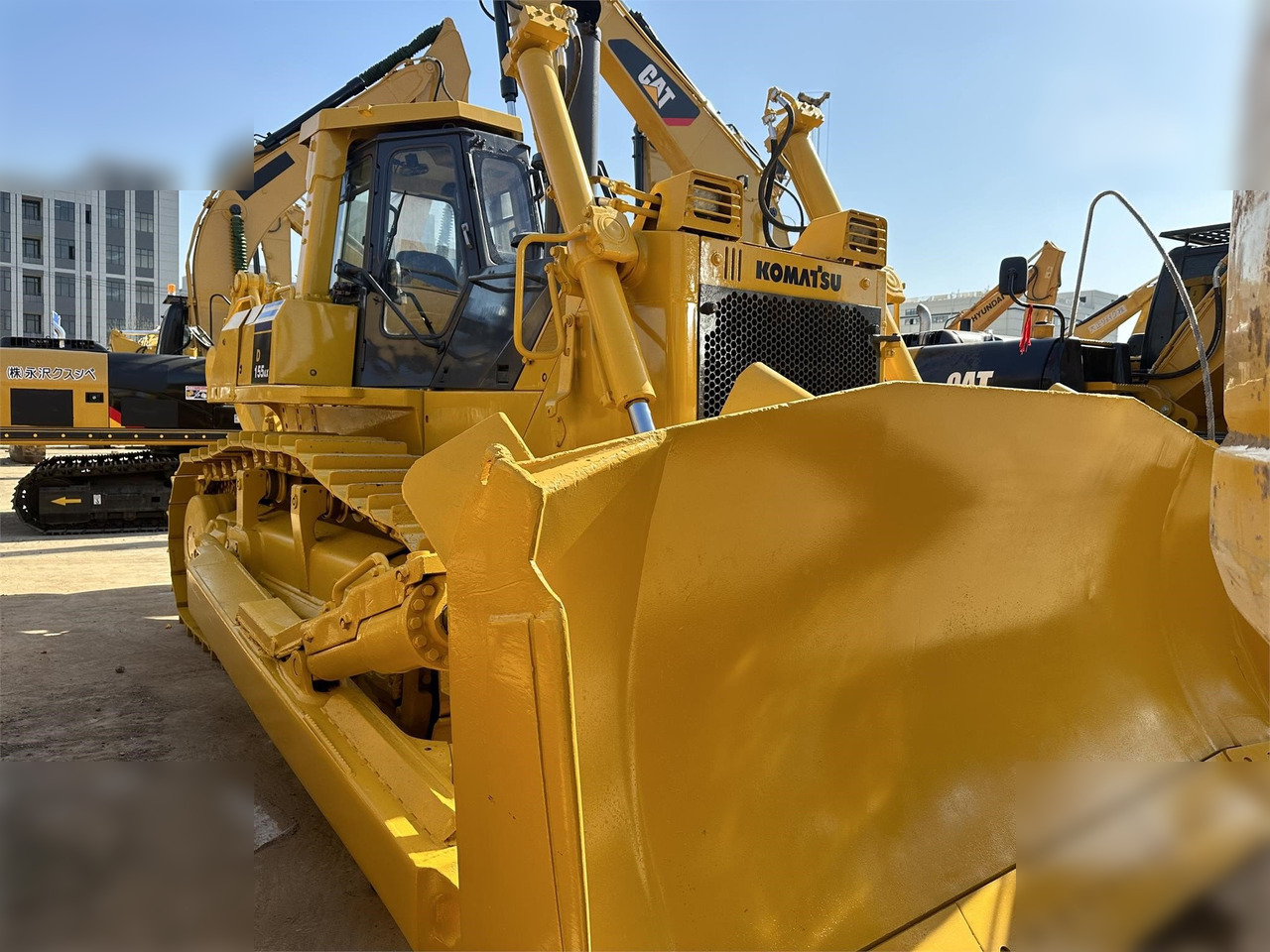 KOMATSU D155A-5 - Μπουλντόζα: φωτογραφία 3 KOMATSU D155A-5 - Μπουλντόζα: φωτογραφία 3