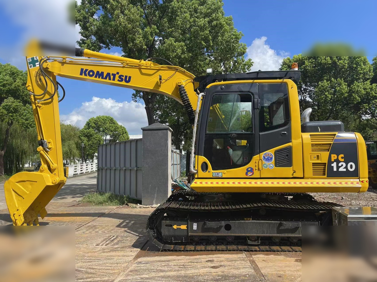 KOMATSU PC120-8 - Ερπυστριοφόρος εκσκαφέας: φωτογραφία 1 KOMATSU PC120-8 - Ερπυστριοφόρος εκσκαφέας: φωτογραφία 1