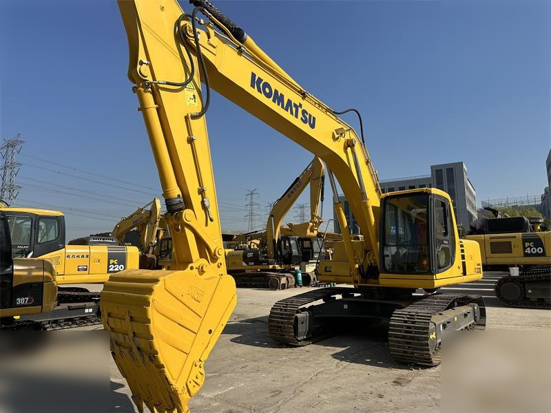KOMATSU PC220-6 - Ερπυστριοφόρος εκσκαφέας: φωτογραφία 3 KOMATSU PC220-6 - Ερπυστριοφόρος εκσκαφέας: φωτογραφία 3
