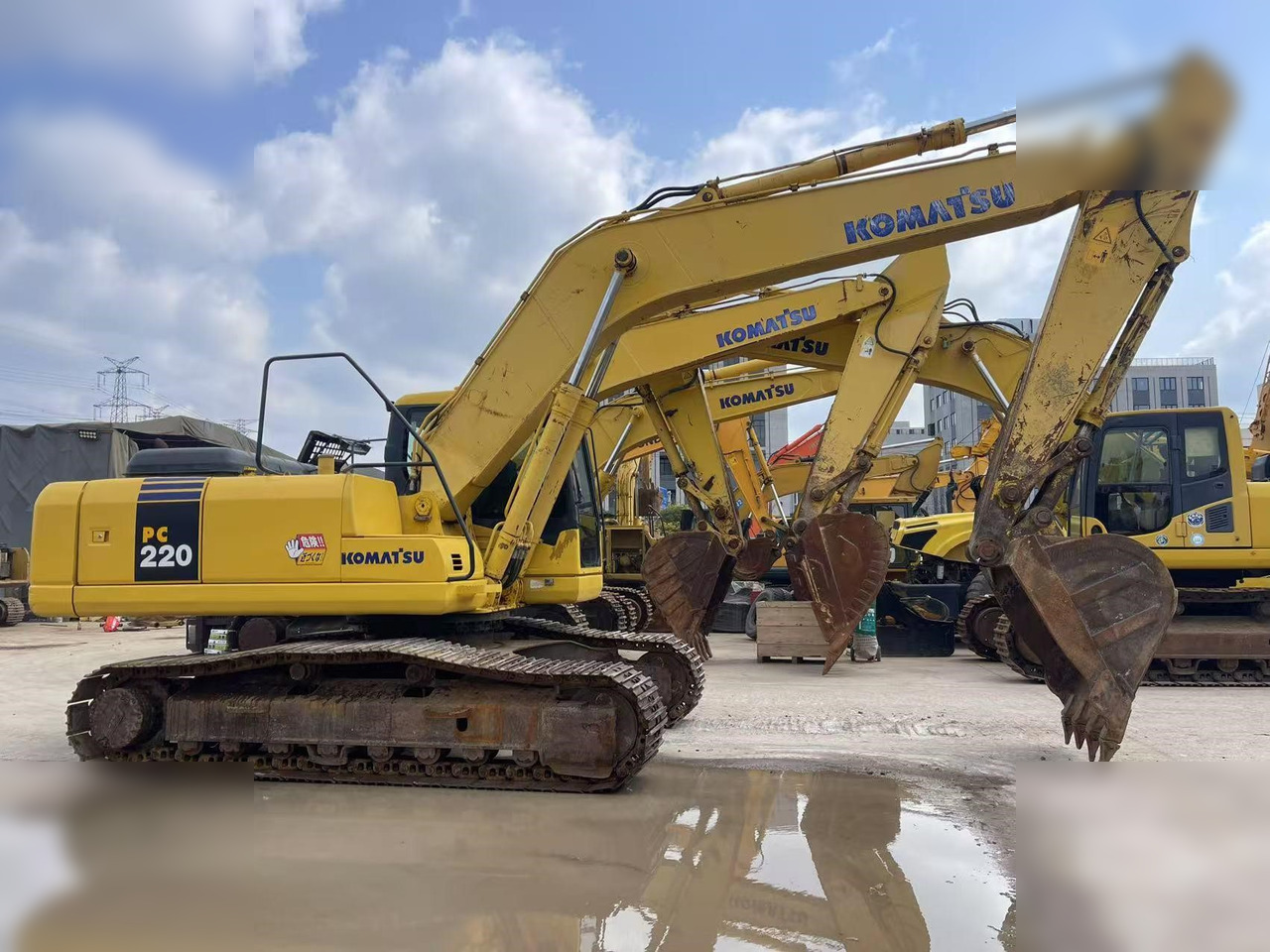 KOMATSU PC220-7 - Ερπυστριοφόρος εκσκαφέας: φωτογραφία 1 KOMATSU PC220-7 - Ερπυστριοφόρος εκσκαφέας: φωτογραφία 1