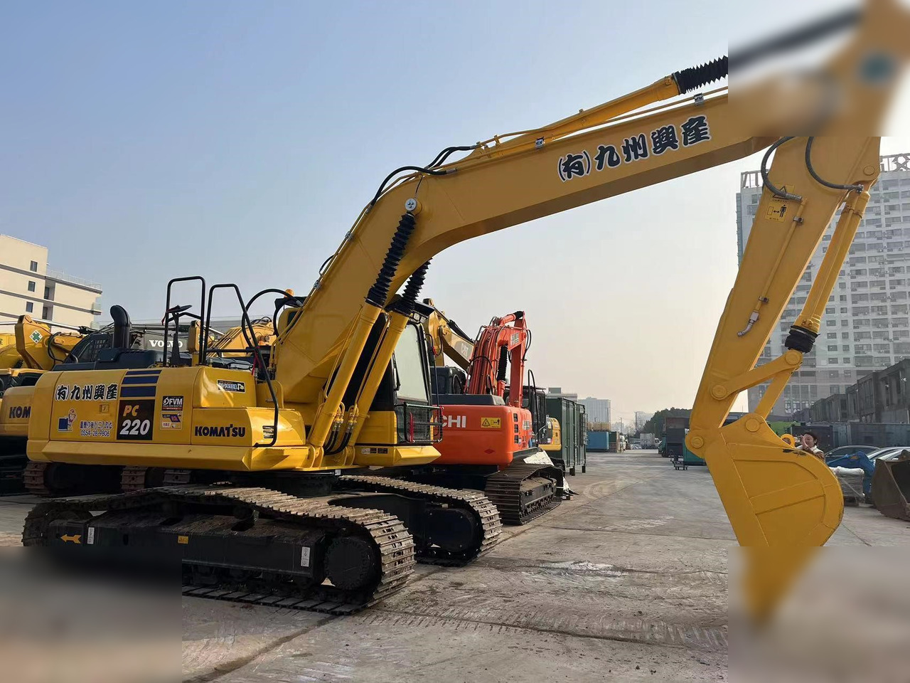 KOMATSU PC220-8M0 - Ερπυστριοφόρος εκσκαφέας: φωτογραφία 5 KOMATSU PC220-8M0 - Ερπυστριοφόρος εκσκαφέας: φωτογραφία 5