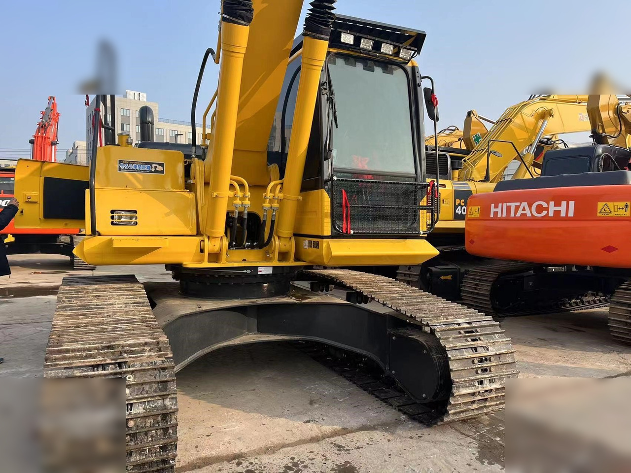 KOMATSU PC220-8M0 - Ερπυστριοφόρος εκσκαφέας: φωτογραφία 2 KOMATSU PC220-8M0 - Ερπυστριοφόρος εκσκαφέας: φωτογραφία 2