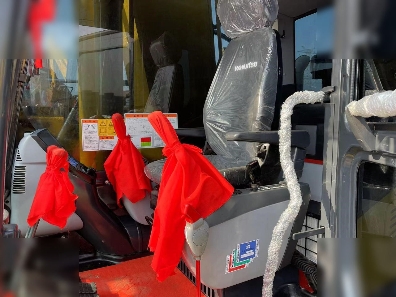 KOMATSU PC220-8 - Ερπυστριοφόρος εκσκαφέας: φωτογραφία 3 KOMATSU PC220-8 - Ερπυστριοφόρος εκσκαφέας: φωτογραφία 3
