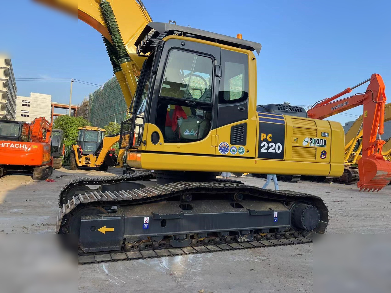 KOMATSU PC220-8 - Ερπυστριοφόρος εκσκαφέας: φωτογραφία 5 KOMATSU PC220-8 - Ερπυστριοφόρος εκσκαφέας: φωτογραφία 5