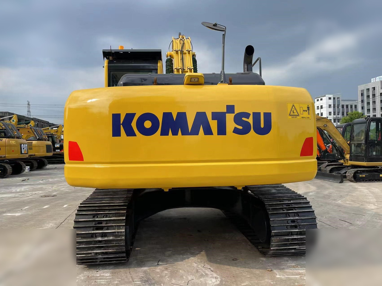 KOMATSU PC220-8 - Ερπυστριοφόρος εκσκαφέας: φωτογραφία 2 KOMATSU PC220-8 - Ερπυστριοφόρος εκσκαφέας: φωτογραφία 2