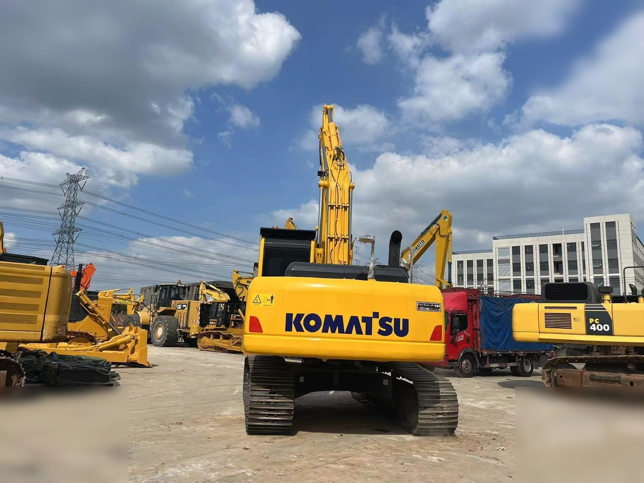 KOMATSU PC220-8 - Ερπυστριοφόρος εκσκαφέας: φωτογραφία 4 KOMATSU PC220-8 - Ερπυστριοφόρος εκσκαφέας: φωτογραφία 4