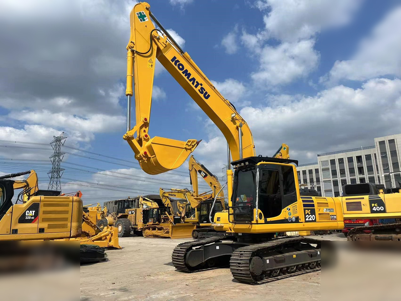 KOMATSU PC220-8 - Ερπυστριοφόρος εκσκαφέας: φωτογραφία 4 KOMATSU PC220-8 - Ερπυστριοφόρος εκσκαφέας: φωτογραφία 4