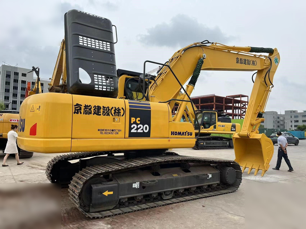 KOMATSU PC220-8 - Ερπυστριοφόρος εκσκαφέας: φωτογραφία 1 KOMATSU PC220-8 - Ερπυστριοφόρος εκσκαφέας: φωτογραφία 1