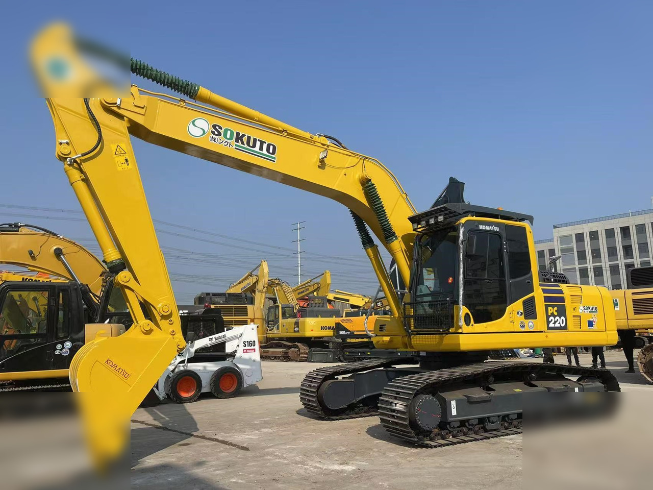 KOMATSU PC220-8 - Ερπυστριοφόρος εκσκαφέας: φωτογραφία 1 KOMATSU PC220-8 - Ερπυστριοφόρος εκσκαφέας: φωτογραφία 1