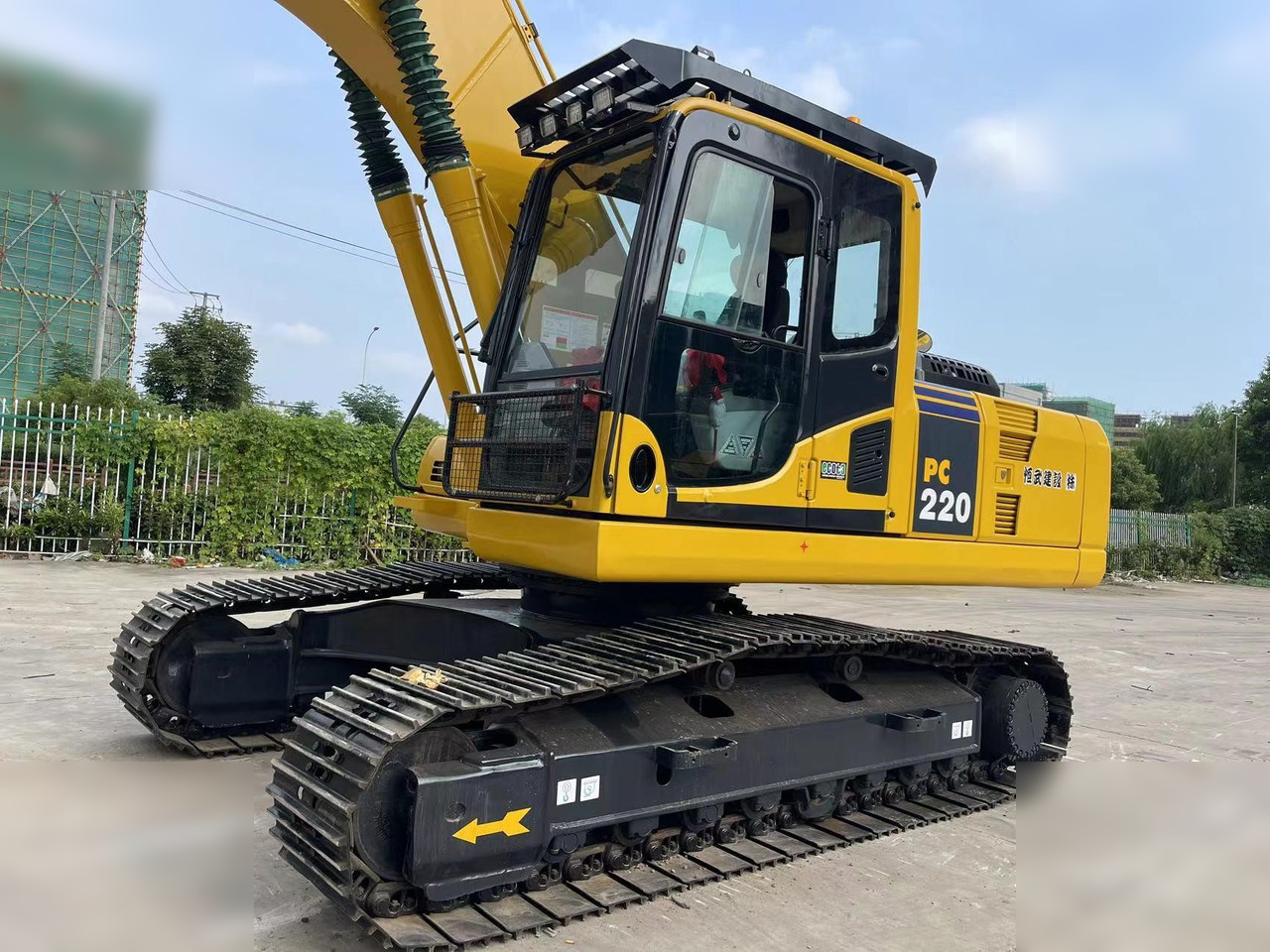 KOMATSU PC220-8 - Ερπυστριοφόρος εκσκαφέας: φωτογραφία 3 KOMATSU PC220-8 - Ερπυστριοφόρος εκσκαφέας: φωτογραφία 3