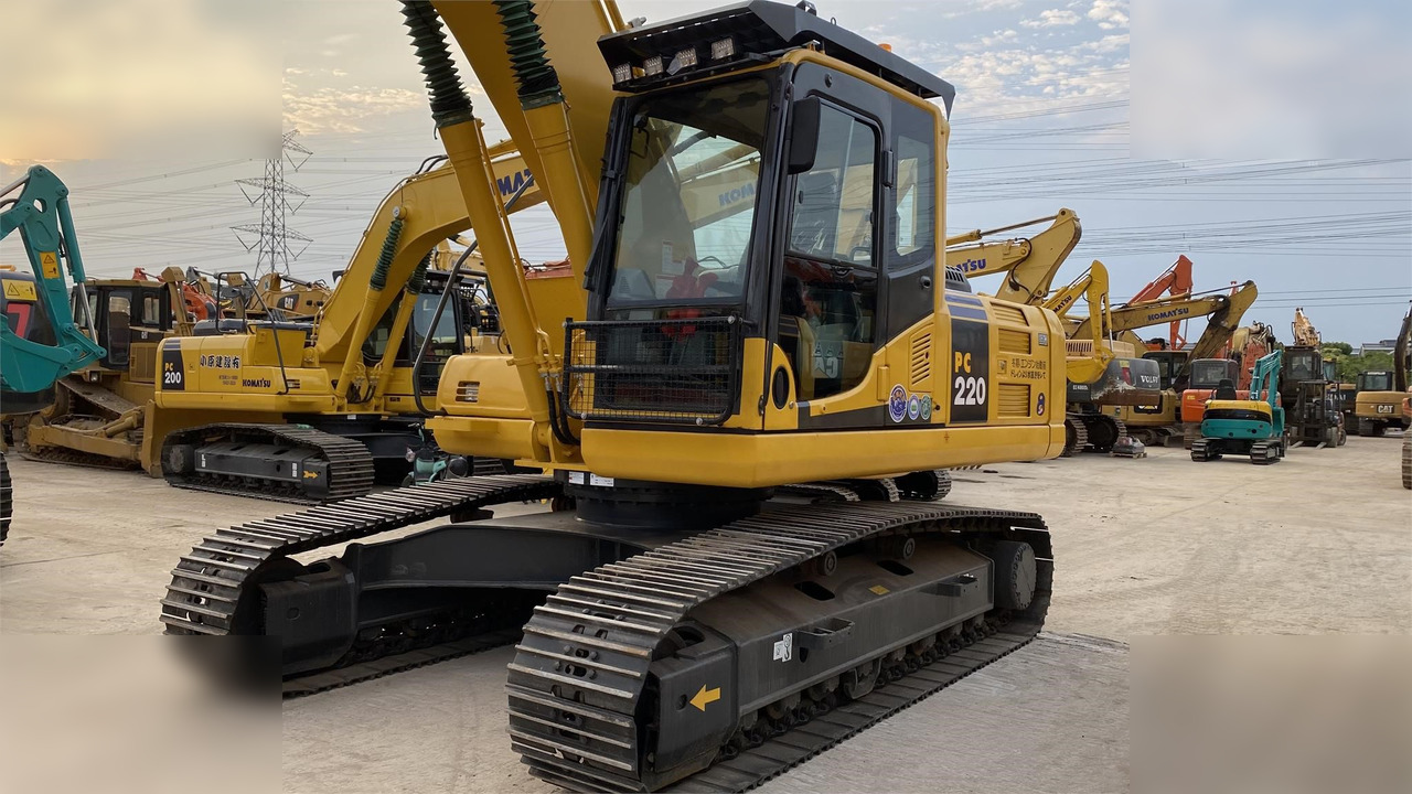 KOMATSU PC220-8 - Ερπυστριοφόρος εκσκαφέας: φωτογραφία 3 KOMATSU PC220-8 - Ερπυστριοφόρος εκσκαφέας: φωτογραφία 3