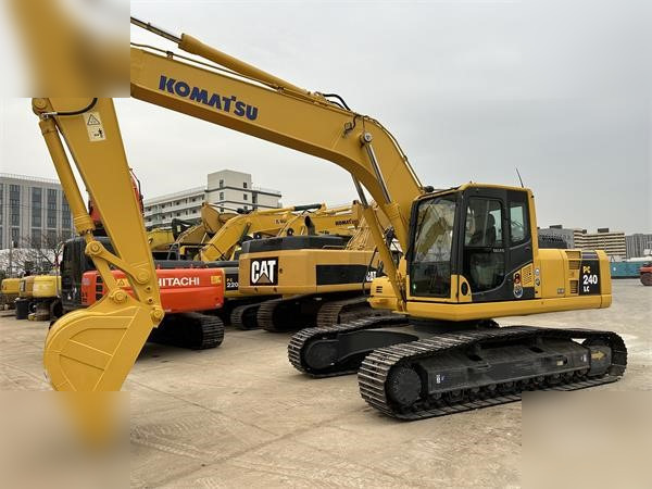 KOMATSU PC240 LC-8 - Ερπυστριοφόρος εκσκαφέας: φωτογραφία 3 KOMATSU PC240 LC-8 - Ερπυστριοφόρος εκσκαφέας: φωτογραφία 3