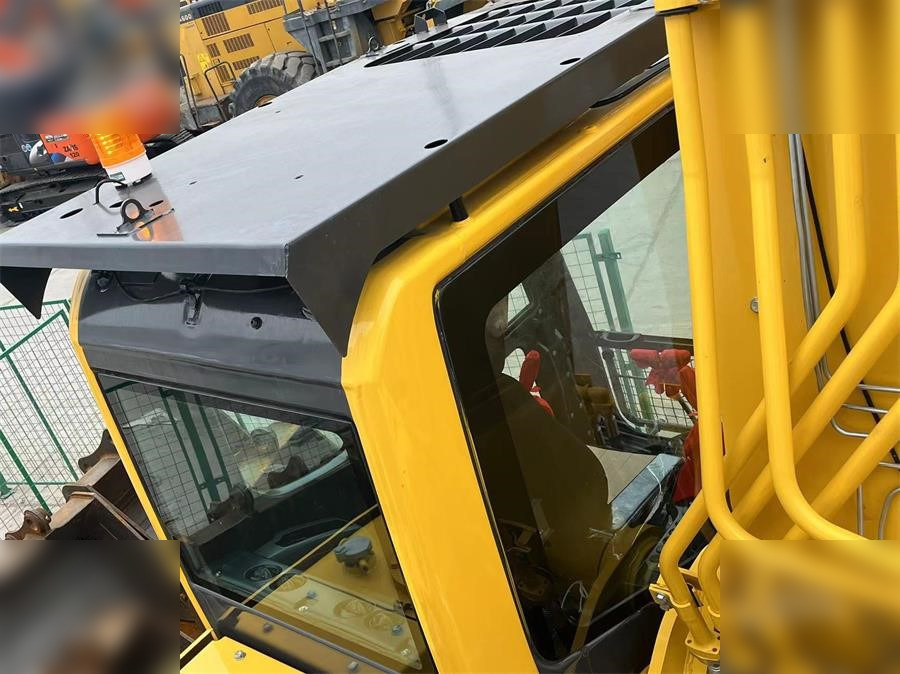 KOMATSU PC300-8 - Ερπυστριοφόρος εκσκαφέας: φωτογραφία 5 KOMATSU PC300-8 - Ερπυστριοφόρος εκσκαφέας: φωτογραφία 5