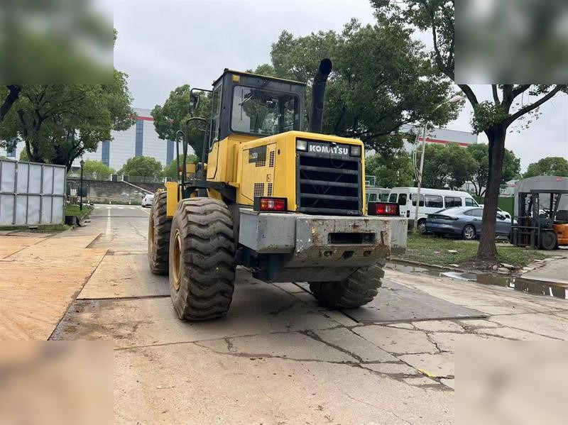 KOMATSU WA320-3 - Ελαστιχοφόρος φορτωτής: φωτογραφία 4 KOMATSU WA320-3 - Ελαστιχοφόρος φορτωτής: φωτογραφία 4